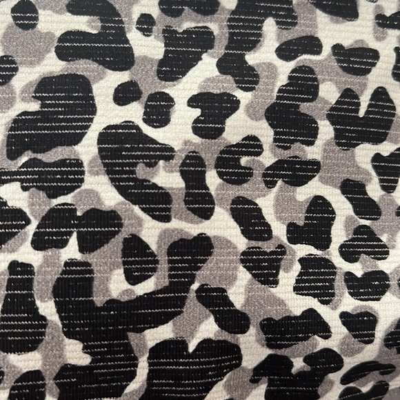 NWT Outdoor Voices TechSweat 7/8 Flex Legging in Snow Leopard - Picture 5 of 5